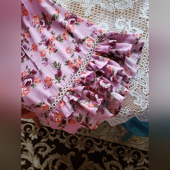 NWOT pretty petunia ruffled top - Picture 2 of 16